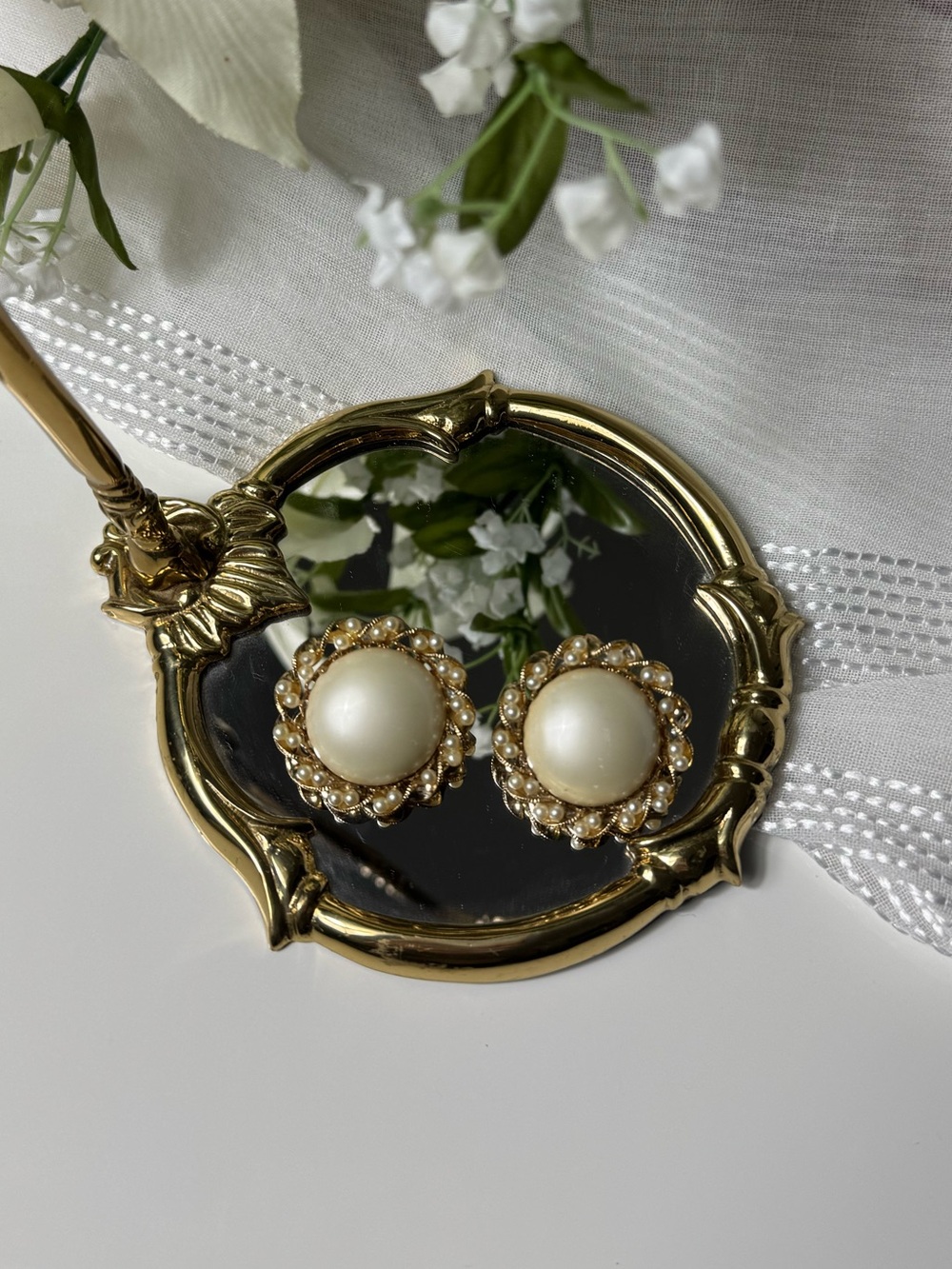 Vintage Pearl and Gold Women's Earrings Clip On grandma core Pinterest - Picture 4 of 16